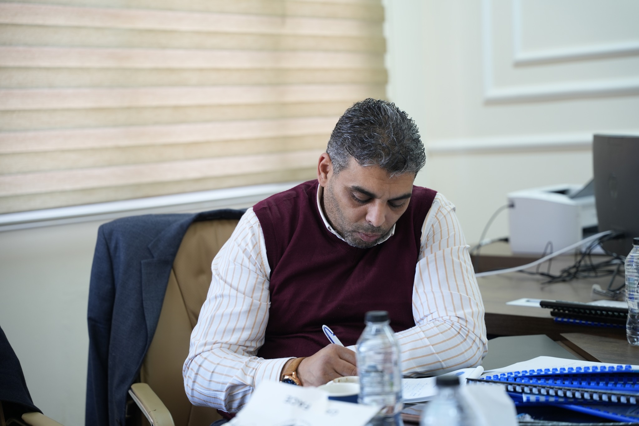متابعة مستمرة وتنسيق متواصل داخل جامعة أبولونيا للعلوم الطبية (لقطة إضافية)